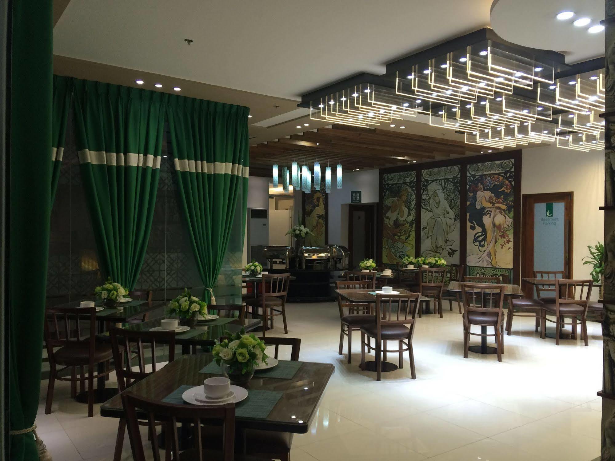 Eurotel Vivaldi Araneta Cidade Quezon Exterior foto