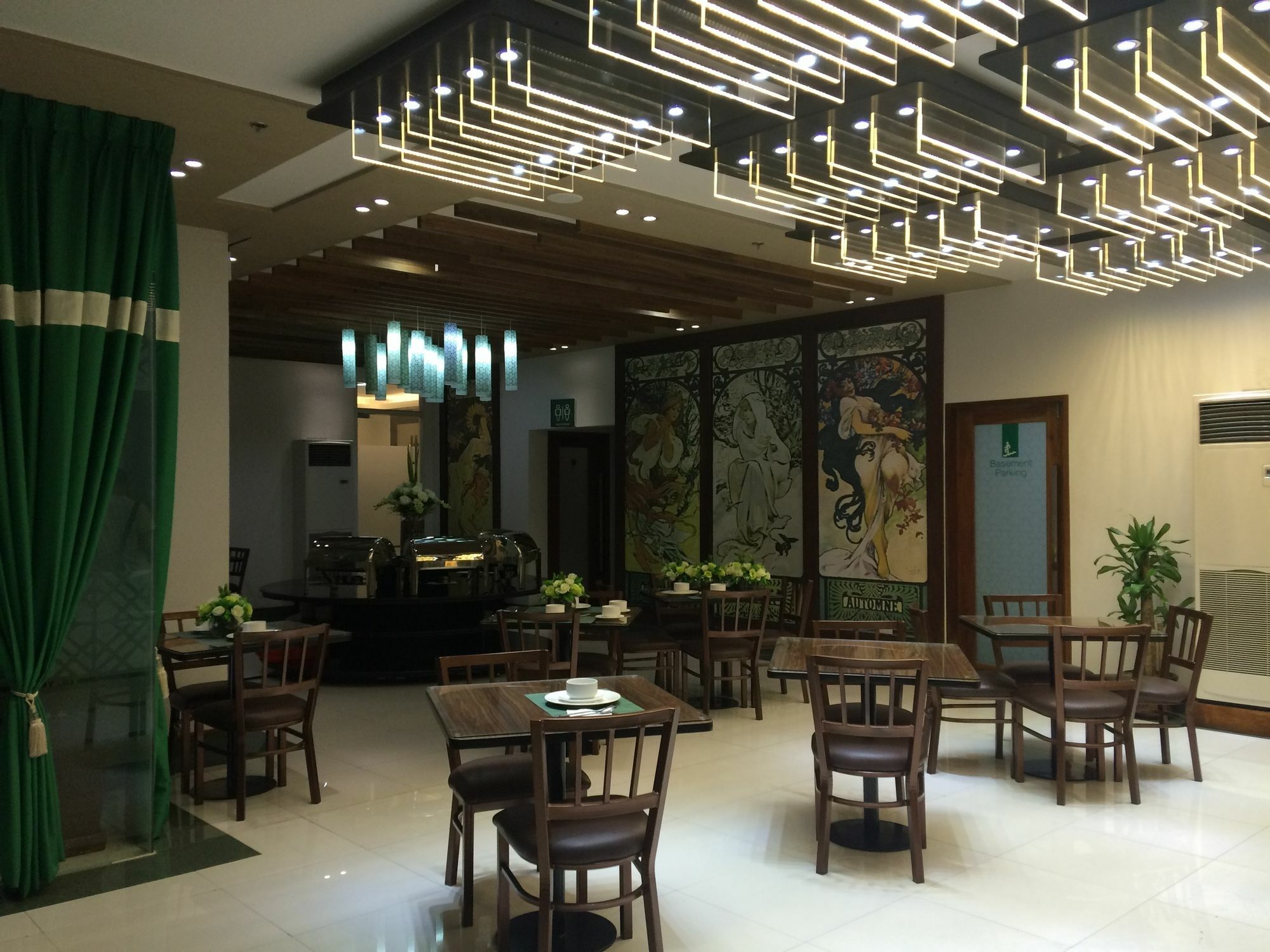 Eurotel Vivaldi Araneta Cidade Quezon Exterior foto